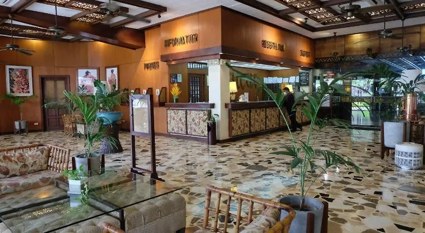 אנגלס Oasis Hotel