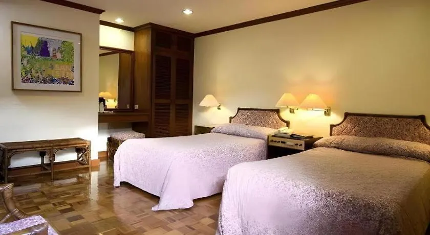 אנגלס Oasis Hotel 3*,  הפיליפינים